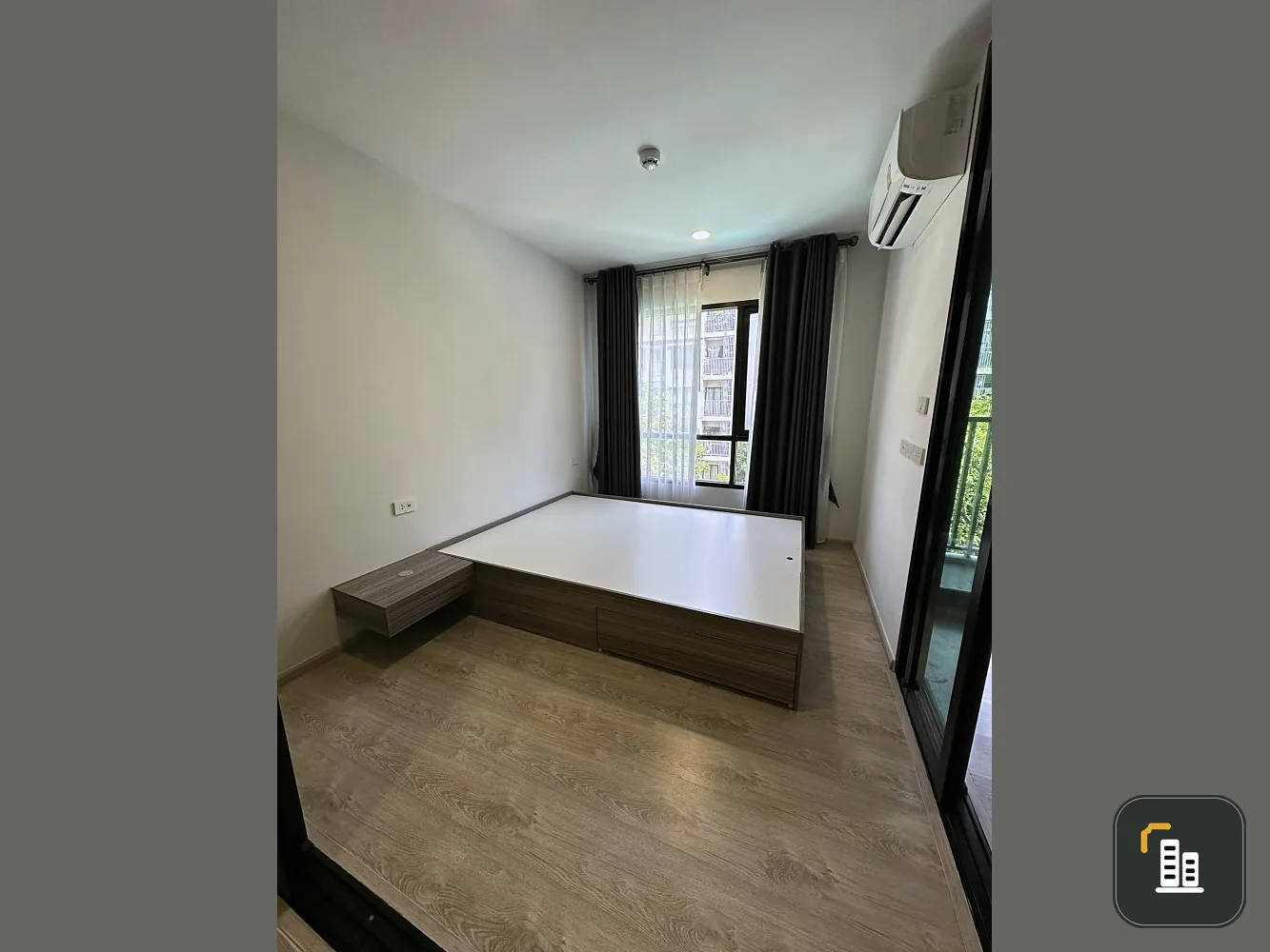 Condo for sale, The Origin Sukhumvit 105, in the same building as the swimming pool, with walk-in closet, breeze coming in all the time, buy now.