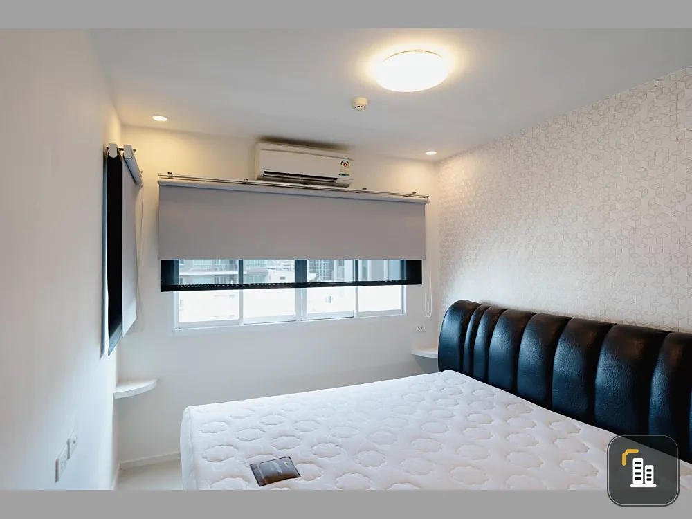 For sale: Kensington Bearing, a room decorated with great walls, nice to sleep in, a spacious room, clean, easy on the eyes. Don't just look, hurry an