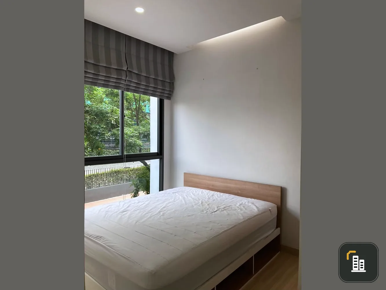 For sale: Motive Condo Sathorn - Wongwian Yai, 1 bedroom, 2nd floor, Building B, fully furnished, don't miss it.