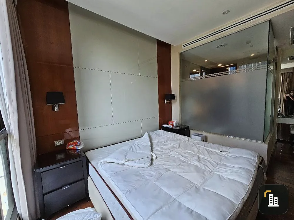 For sale: The Address Sukhumvit 28, nice room, fully built-in furniture. Good electrical appliances If interested, reserve now.