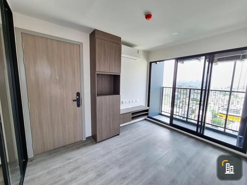 For sale: The Origin Lat Phrao, Bang Kapi, 2 bedrooms, 1 bathroom, well separated kitchen. Definitely worth the price.