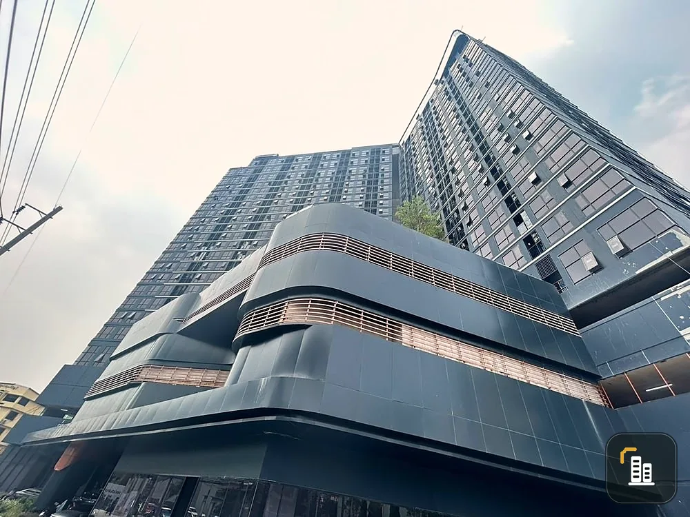 Urgent, Rare Item Room, Origin Condo, Plug and Play, Lat Phrao Interchange, corner room, 8th floor, good view, book now.