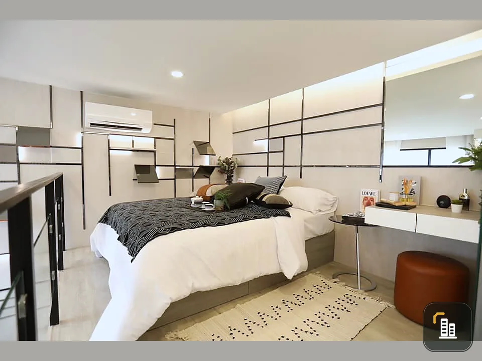 Condo down payment for sale, The Origin Lat Phrao-Bang Kapi, 23rd floor, Duo space room, airy, comfortable, good price, hurry to buy.