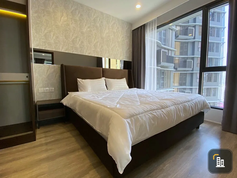 Condo for rent, Ideo Mobi Asoke, decorated with built-ins, comfortable bed, comfortable sofa, ready to move in with your bags.