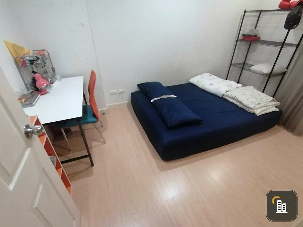 Condo for sale or rent, Zenith Place at Huai Khwang, complete with amenities and equipment. Book now.
