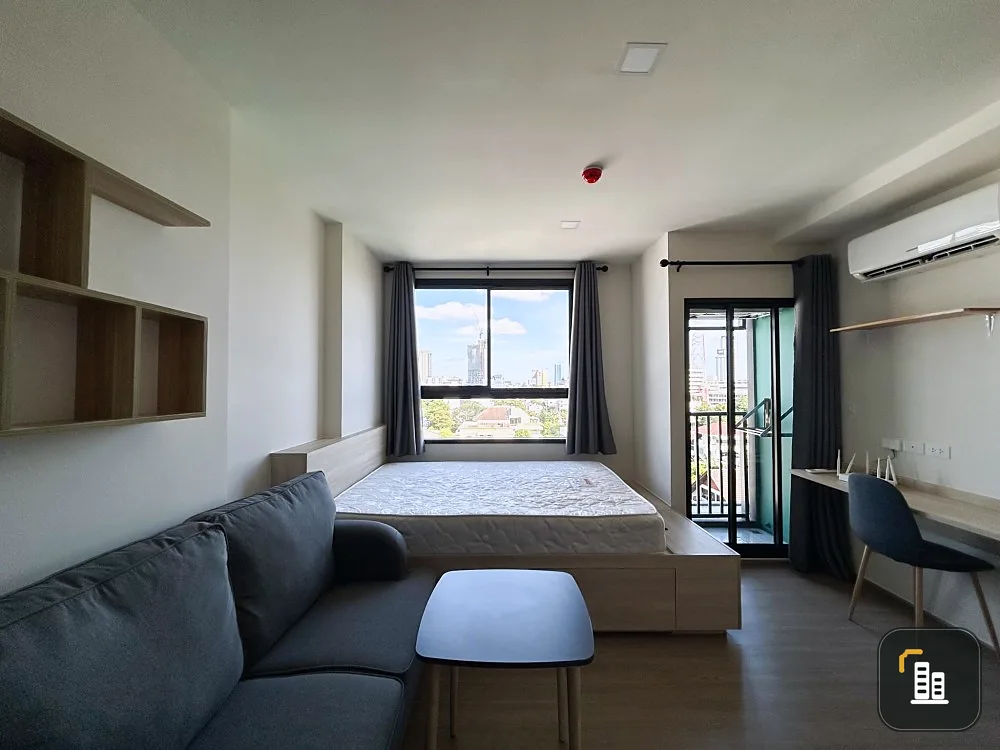 For sale: The Move Kaset, studio room, high floor, good condition, fully furnished, don't miss it if you're late.