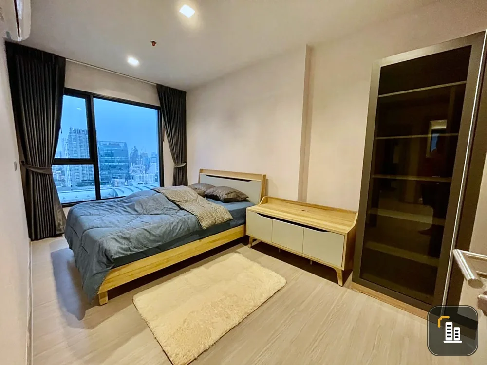 For sale, for rent!! Condo Life Asoke-Rama 9, 30th floor, Makkasan Park view. The room is ready to move in immediately. Hurry and reserve now!!