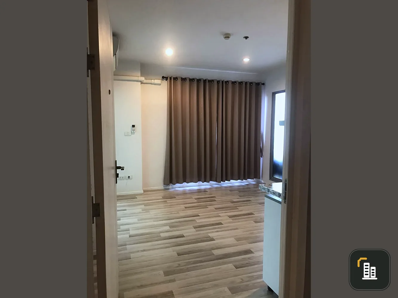 For sale: The Key Chaengwattana, natural view, open and airy room, comfortable to sleep, ready to renovate the room, hurry and reserve now.