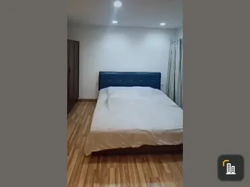 For rent: The Green Condo, 3 rooms, ready to move in. The bed is large and comfortable to sleep in. You can't reserve it.