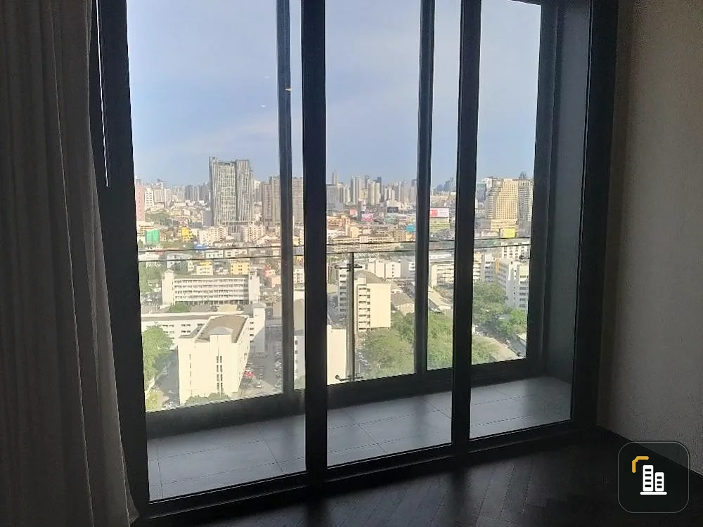 Condo for sale urgently, The Bangkok Sathorn, empty room, 38th floor, open view, best price, come own this place.