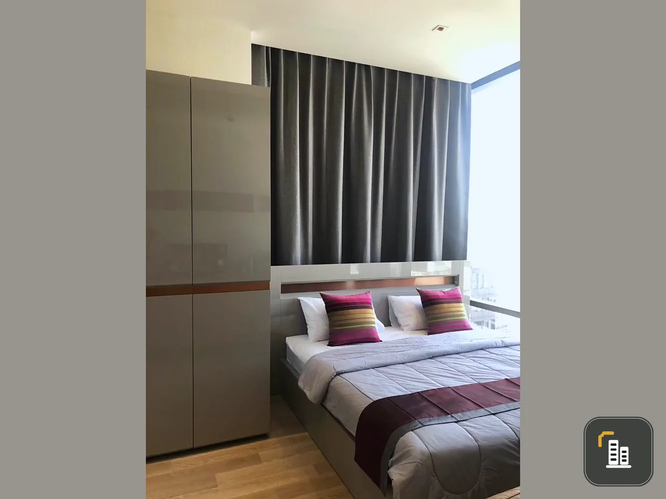 For rent!! Ashton Silom Condo, high floor, view of Lumpini Park and Chao Phraya River. Ready to move in, don't miss it!!
