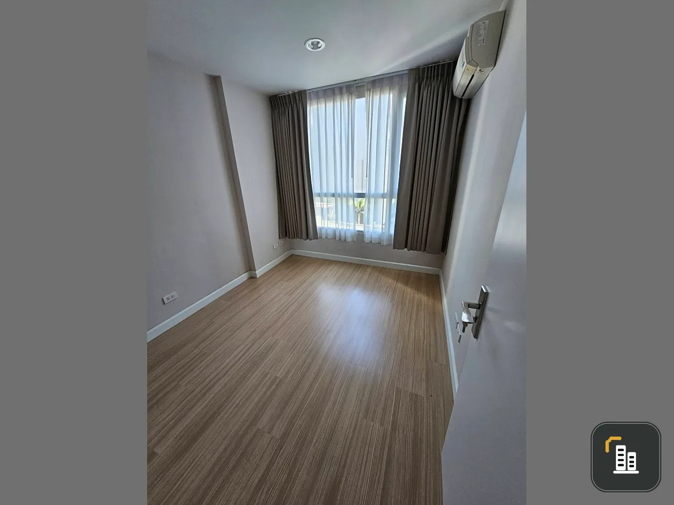 For sale: Mayfair Place Sukhumvit 64, 4th floor, good height, Building A, very special price. Hurry and reserve before it slips away.