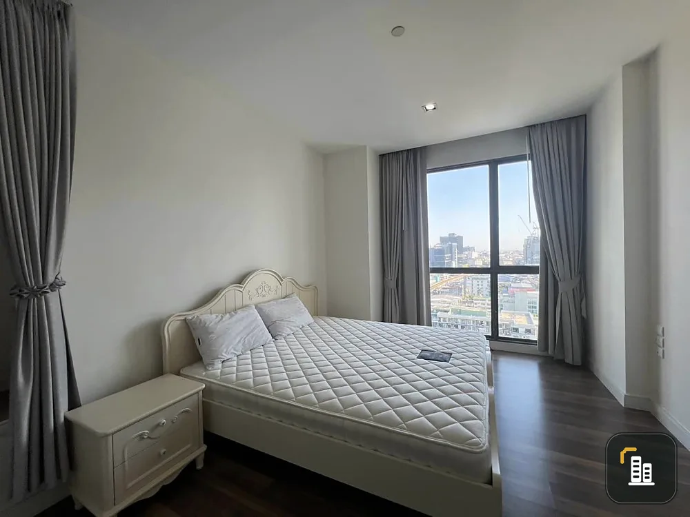 For sale, The Room Sukhumvit 62, high floor, open and airy room, nice to live in, ready to renovate the room, reserve quickly.