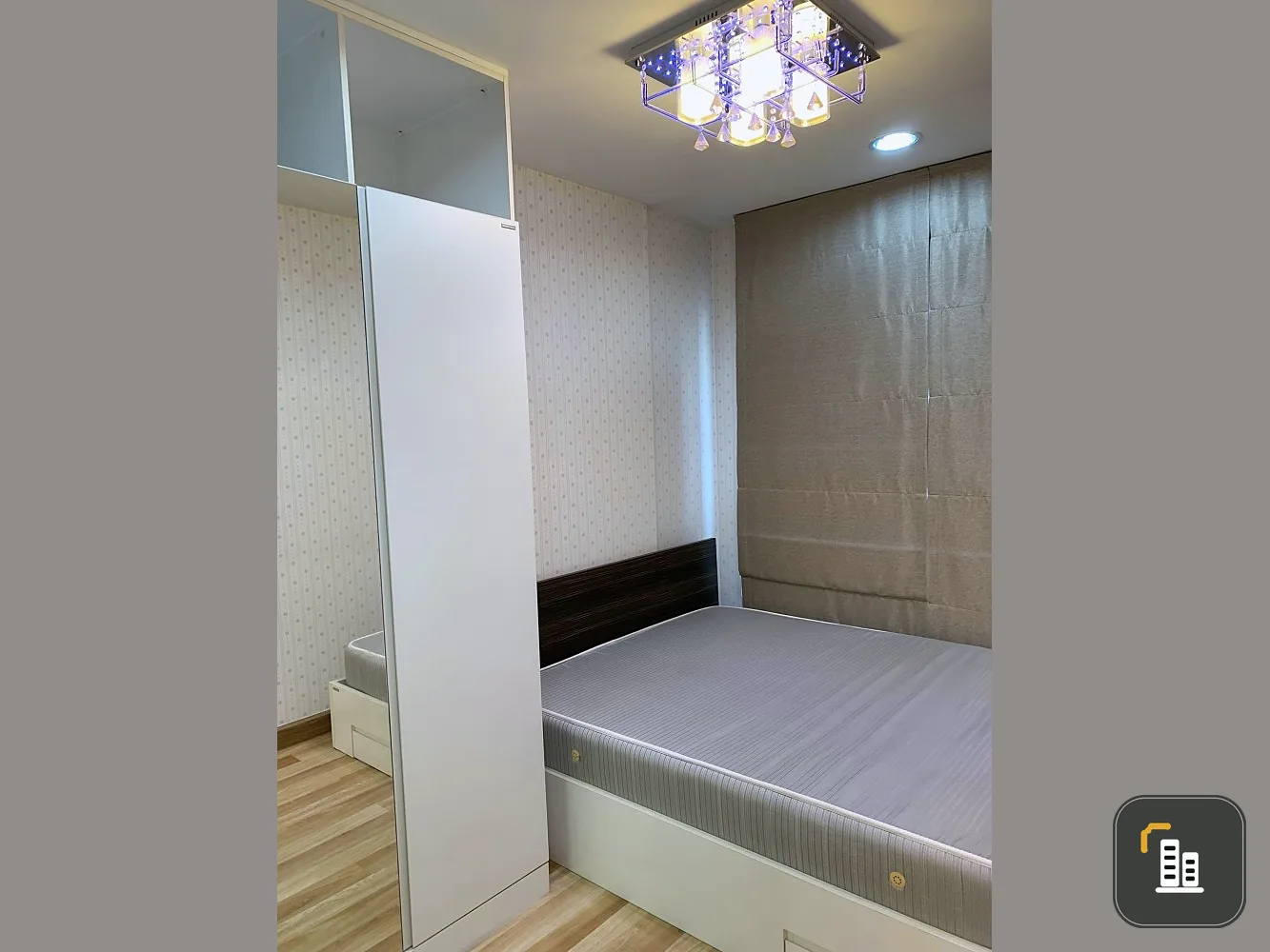 For sale: A Pool Condo, divided room, decorated, ready to move in. You can drag your bag in.