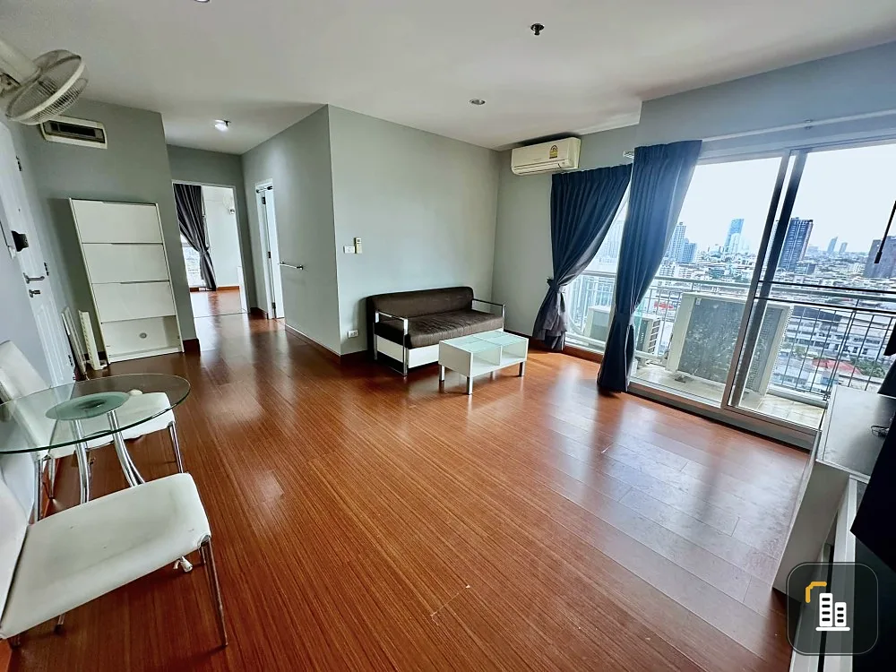 Condo for sale or rent, The Niche Taksin, large room, comfortable, has a bathtub inside. If you don't reserve, you will regret it.