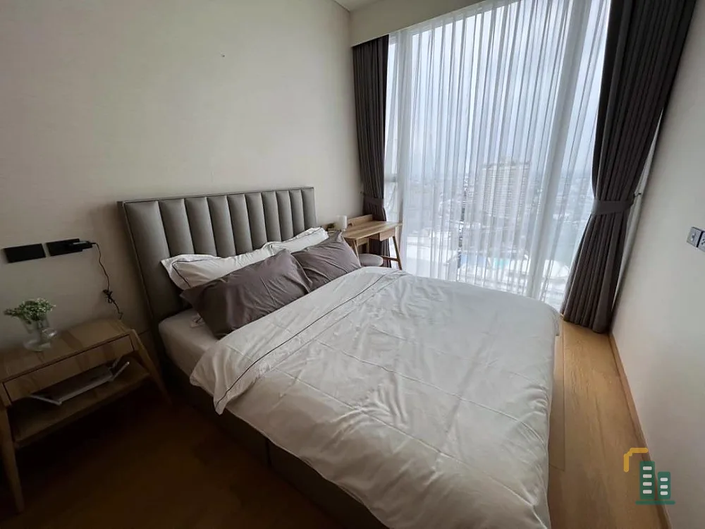 For rent!! Condo Siamese Exclusive Sukhumvit 42, beautiful room, good location, convenient travel, near BTS Ekkamai. Book now!!