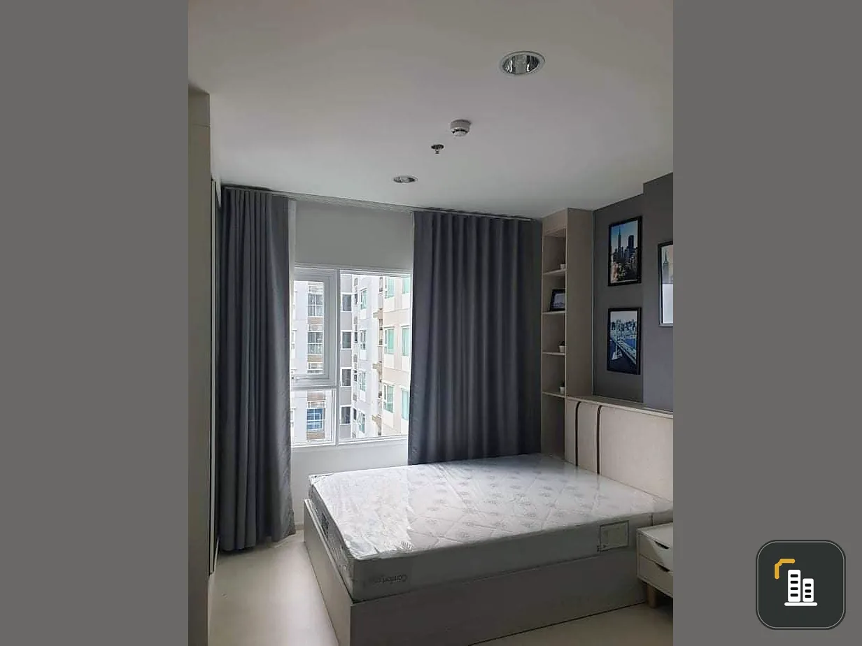 Condo for sale: Aspire Erawan, fully decorated with Wallpaper, Furniture + built-in. Book now.