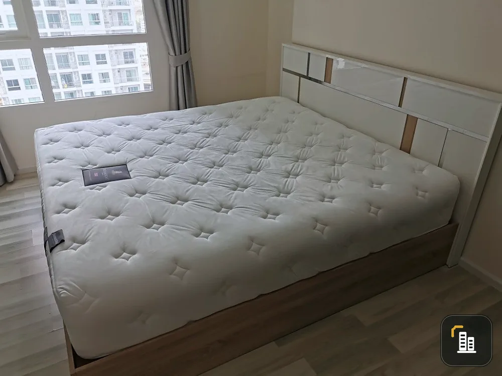 For sale: The Key Sathorn - Charoenrat, 22nd floor, comes with complete decorations. Book now, don't miss it.