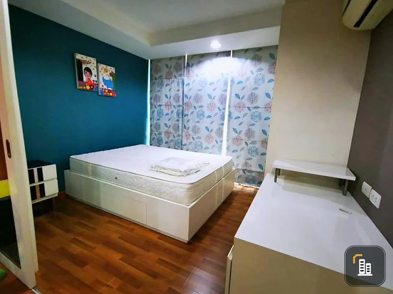 Condo for rent, The kris Extra 4, Ratchada 17, good room, good price, easy to travel to meet your needs.