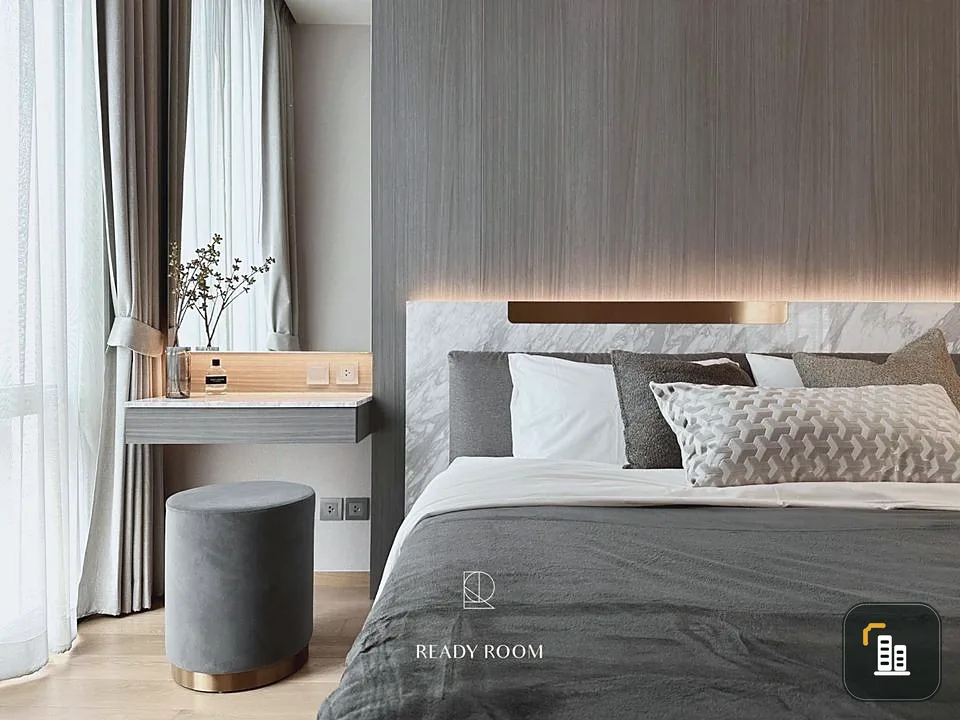 Come on, a luxury condo in the heart of the city, decorated in a LUXURY style, very livable. If interested, reserve now at 28 CHIDLOM for rent.