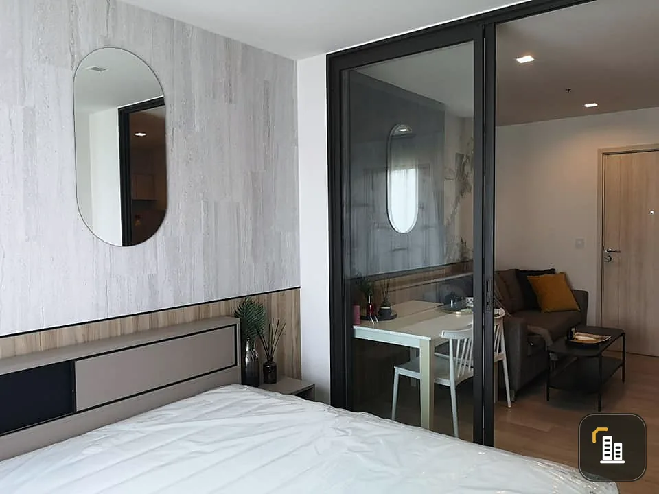 For rent: LIFE ONE WIRELESS, 35th floor, open view, airy, pleasing to the eye, well decorated room. Install wallpaper throughout the room. Book now.