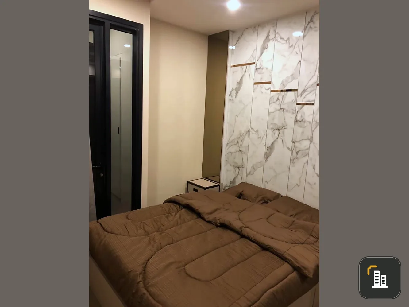 For rent: Ashton Asoke, 24th floor, city view, comes with a great price. Let me tell you, you definitely shouldn't miss it.