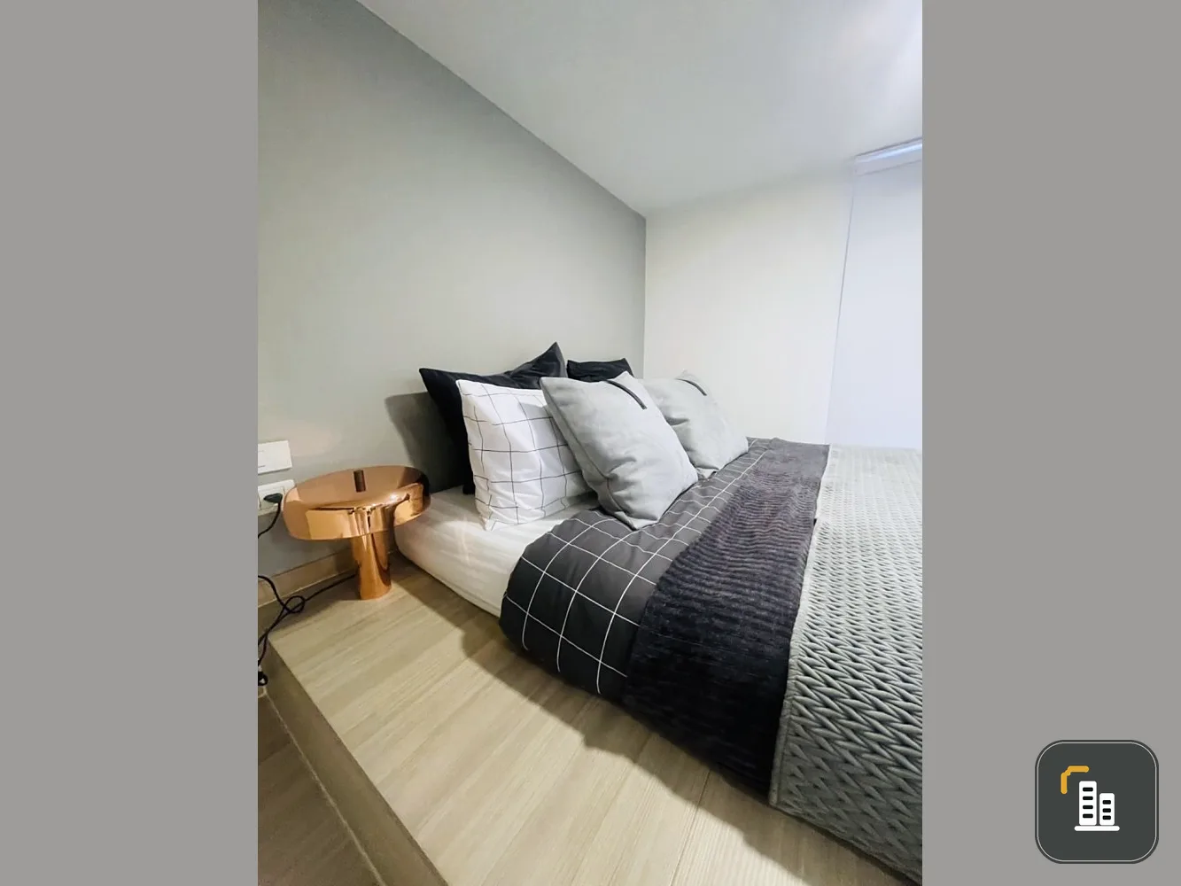 For rent Chewathai Residence Asoke Condo, beautiful room, pleasantly decorated. Fully furnished, ready to move in, hurry and reserve now!!