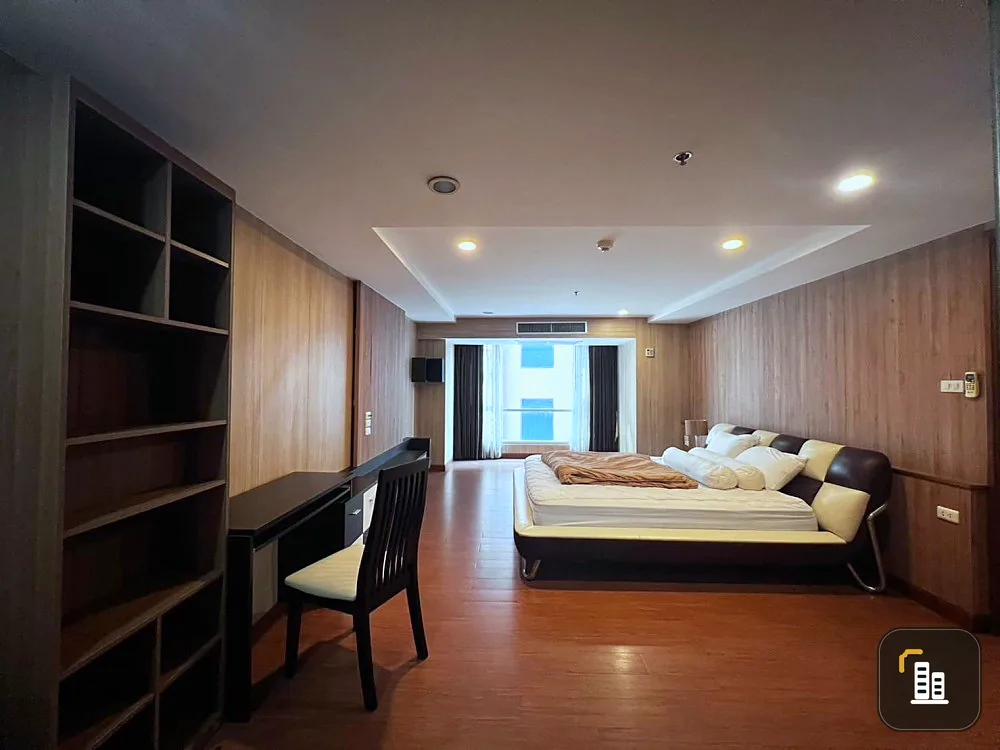 For rent: The Trendy Condominium, corner room, lots of usable space, fully furnished. Don't just look, hurry and reserve now.