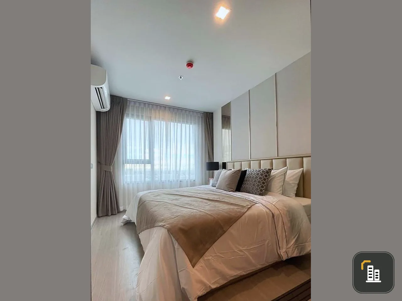For rent, Life Ladprao, high floor, decorated room with great built-ins, nice bedroom, fully furnished, reserve now.