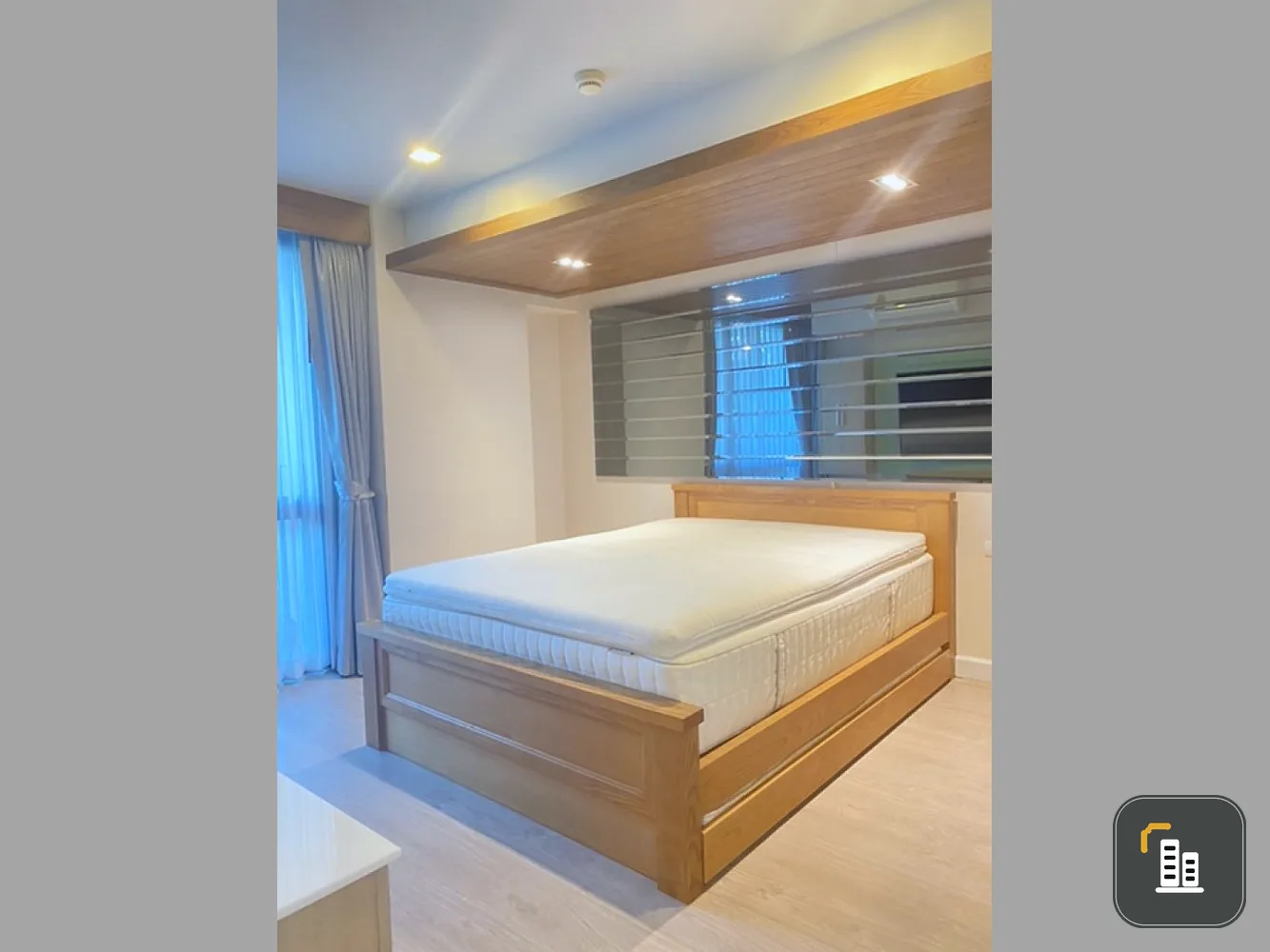 For sale: Metro Luxe Riverfront Rattanathibet, 2 bedrooms, spacious room, fully furnished, ready to move in. Book now, urgent.