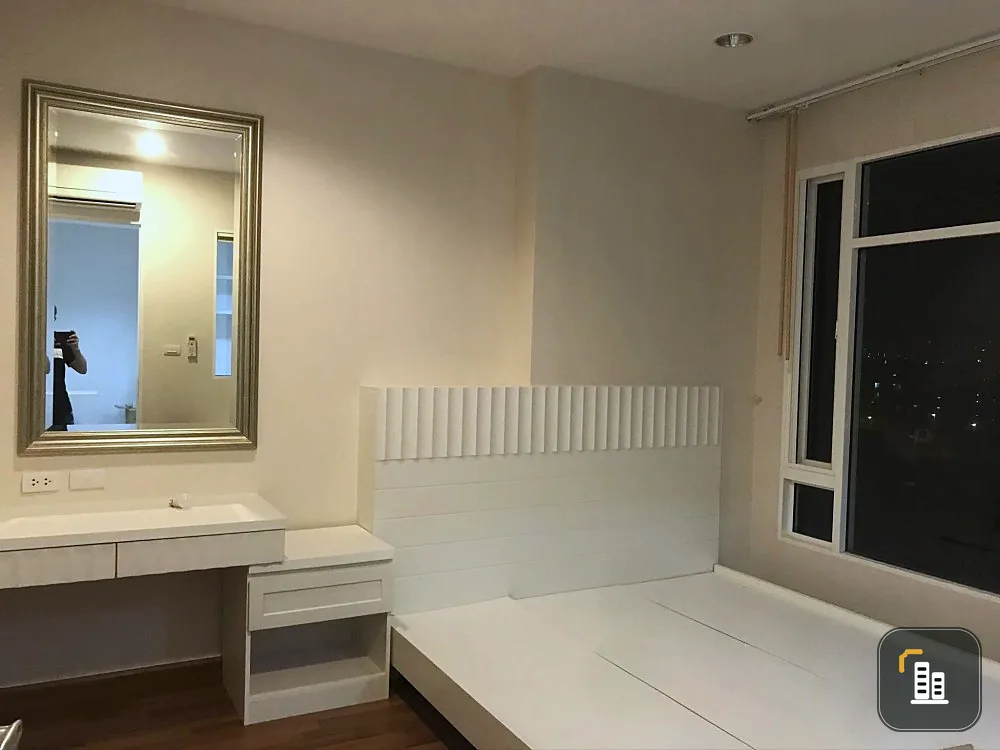 Condo for sale, Ivy Pinklao, city view, decorated, ready to move in. Lots of usable space Hurry and own it now.