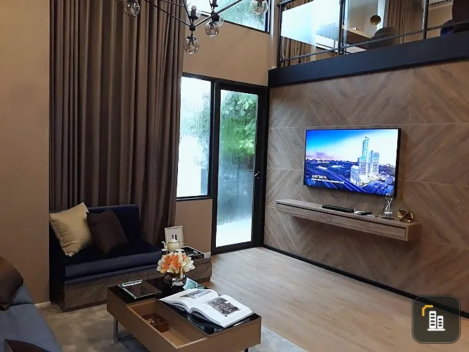 Condo for sale: Landmark at MRTA Station, corner room, 2-way view, unblocked view, good price, buy now.