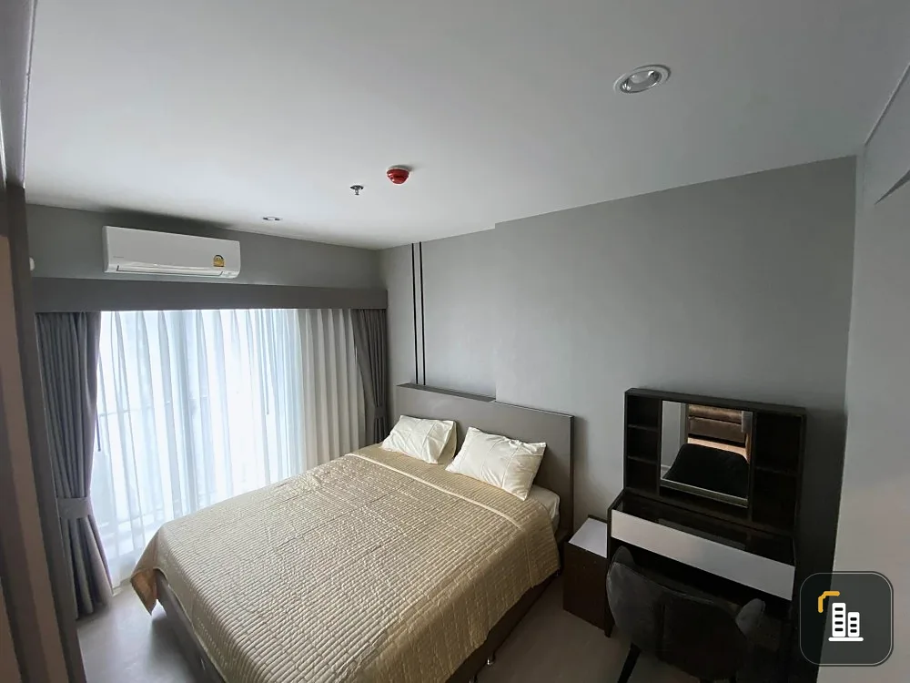 For sale: Parkland Phetkasem 56, 21st floor, open view, airy to the eye, nice room, wallpapered throughout the room, reserve quickly.