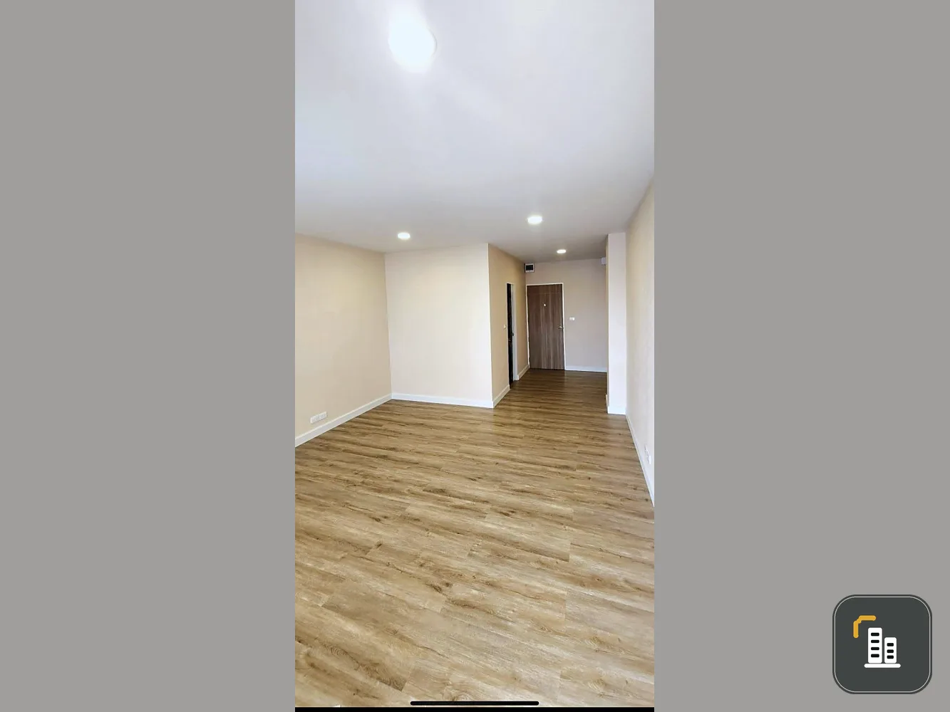 For sale: Ratchada Prestige, complete amenities. The price is friendly. You can't miss it. Hurry.