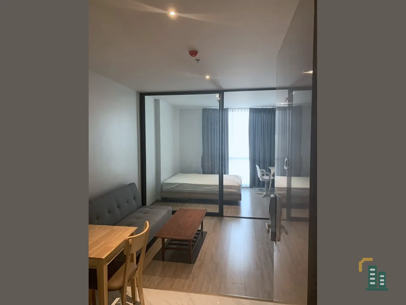 For rent, Rhythm Ekkamai, 7th floor, good height, 1 bedroom, complete with electrical appliances. Hurry and reserve now. Don't delay.