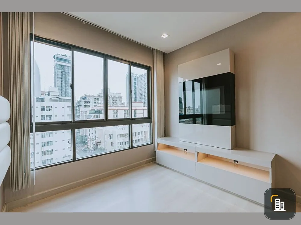 For sale: The Signature by Urbano, corner room, private, full built-ins, very good price, reserve first, get first.