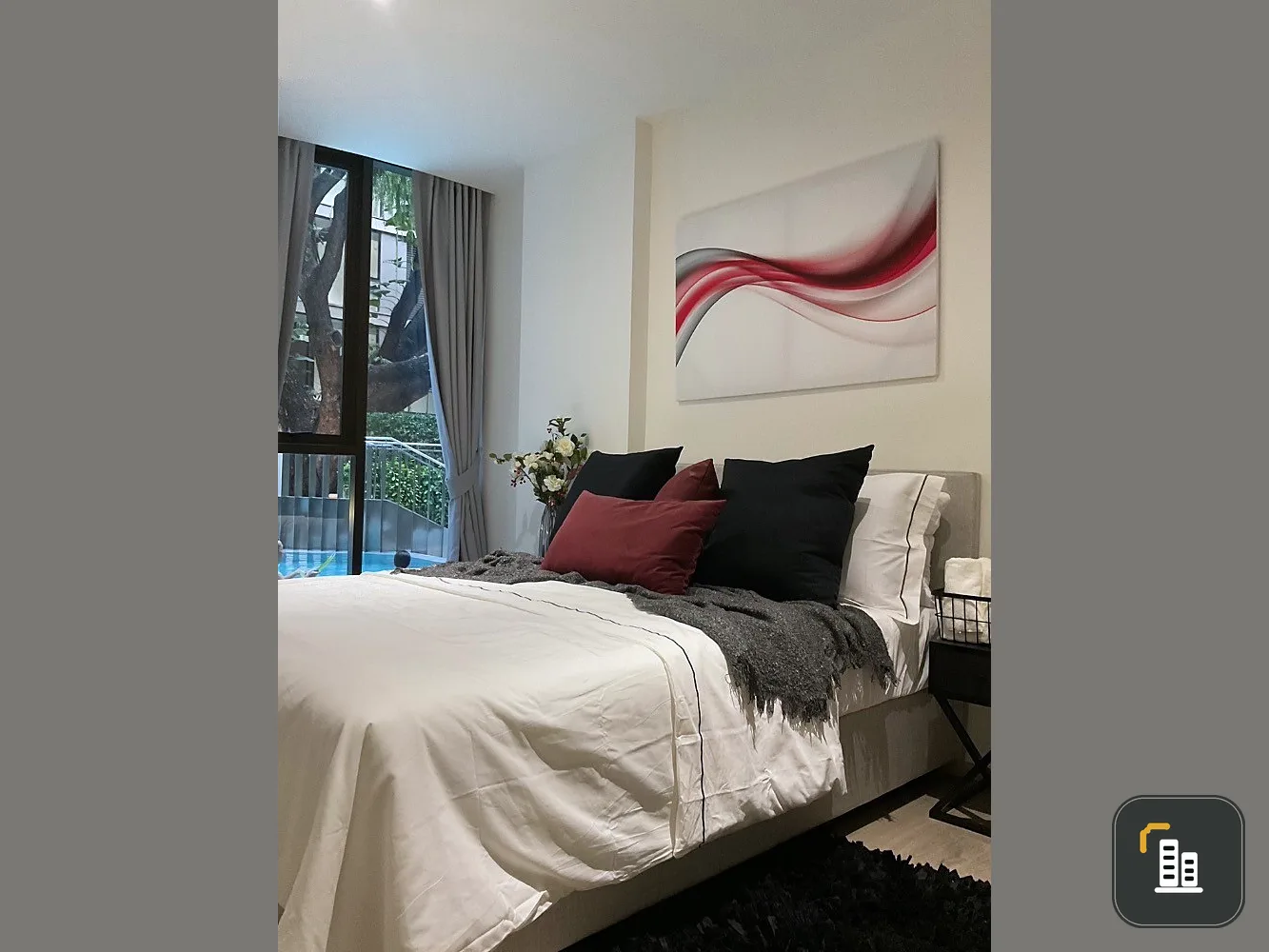 For rent: Finn Asoke, next to swimming pool. Comes complete with furniture and electrical appliances. Reserve now quickly.