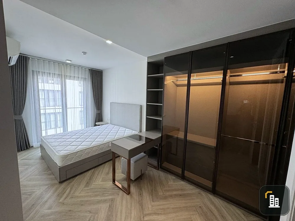 For rent or sale, Chapter Thonglor 25, rooms ready to move in. Good furniture, separate kitchen, don't postpone booking now.