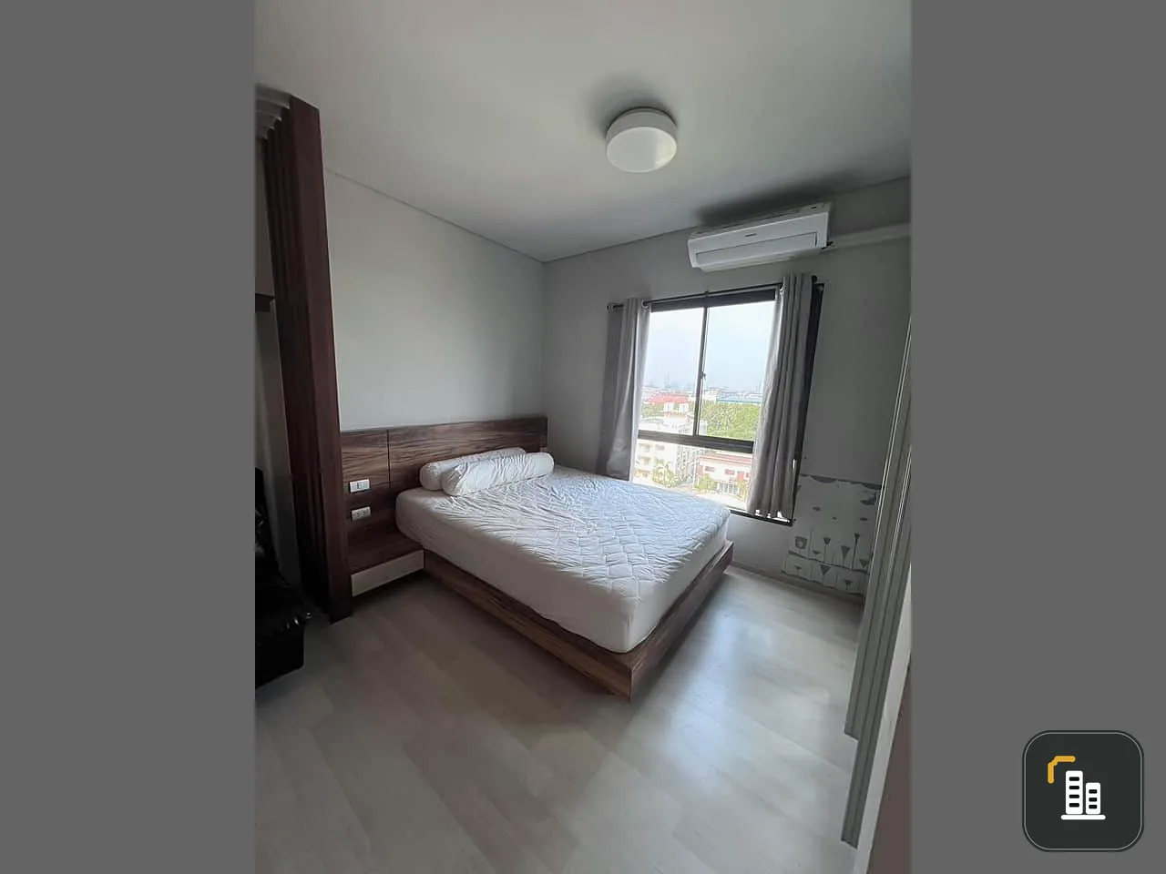Sell UNIO Rama 2-Tha Kham across the room, the studio is wide, ready to be the owner.