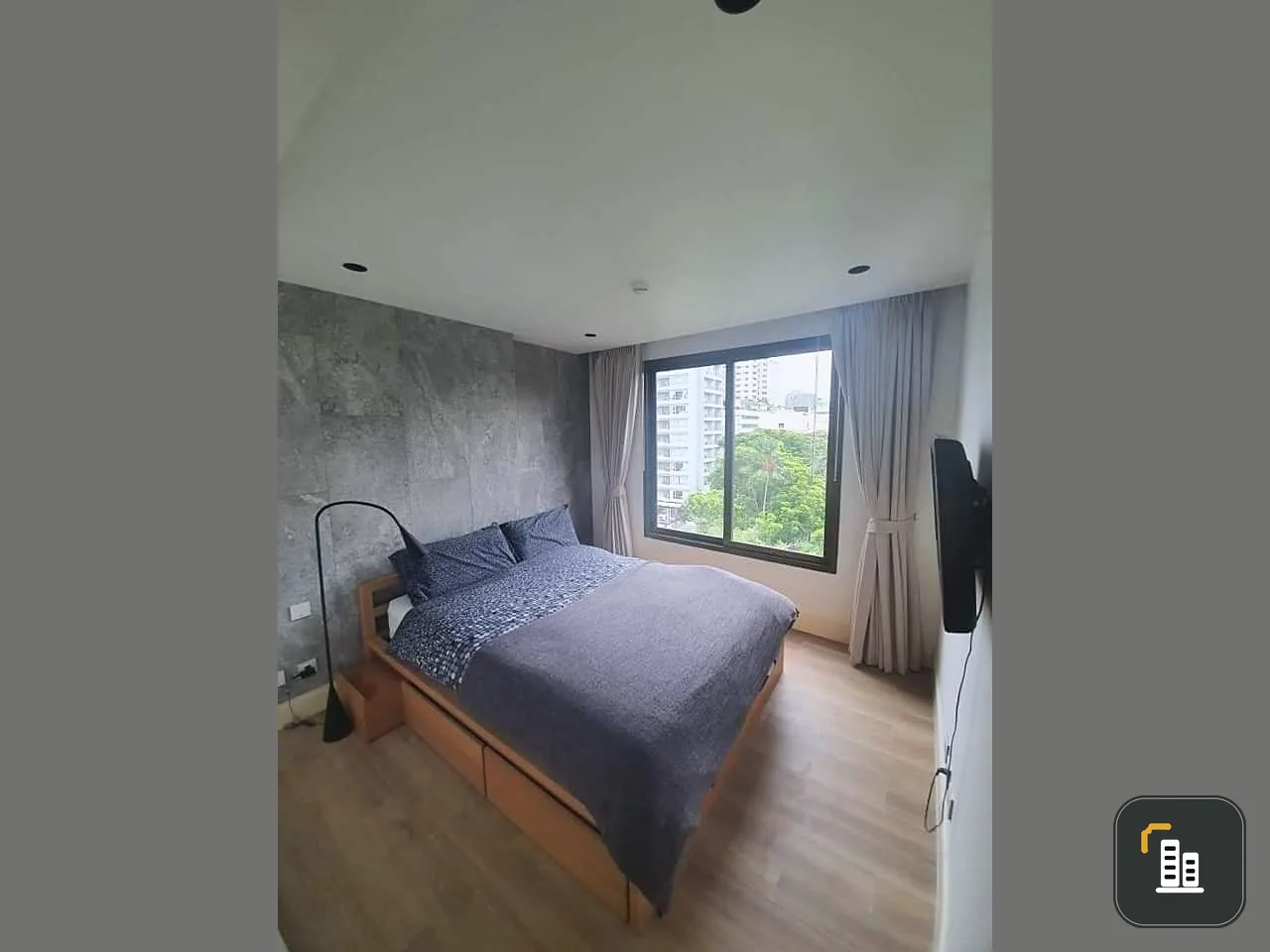 For rent: Collezio Sathorn-Pipat. Room decorated in comfortable color tones. I'm already comfortable. Just carry one bag and move in.