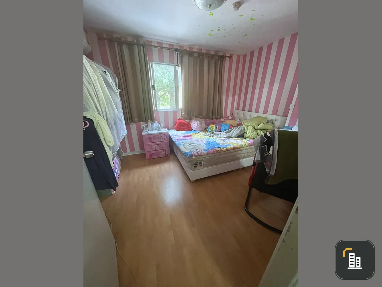 For sale Lumpini Center Happyland Phase 1-4, room decorated with great walls, ready to move in, fully furnished. If you don't reserve, you'll miss a l