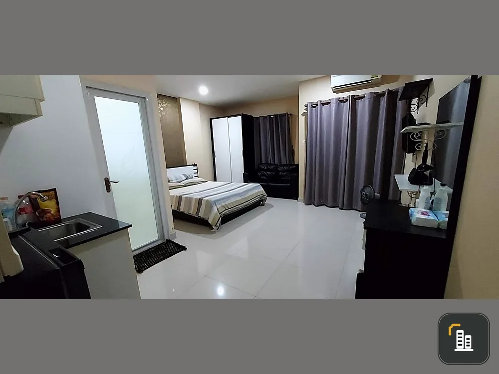 For sale CC Condominium 2 (Central Pattaya) room ready to move in Complete set of furniture Just come and move in.