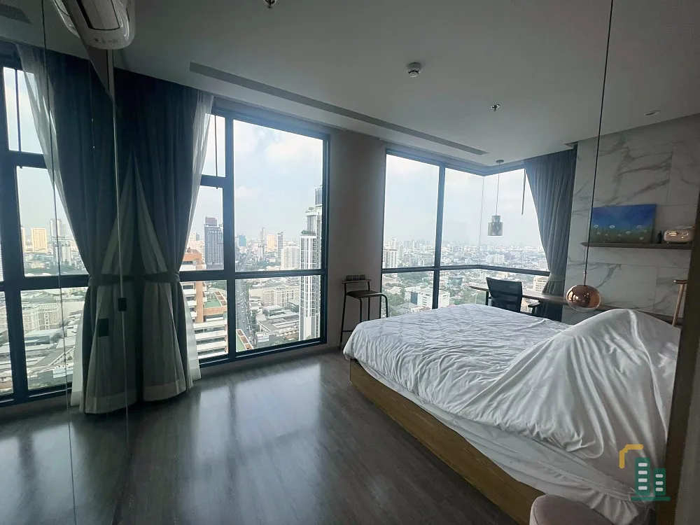 Condo for rent, Rhythm Ekkamai, view in the heart of Ekkamai city. The built-in decoration is very good. You can just carry your bag and move in.