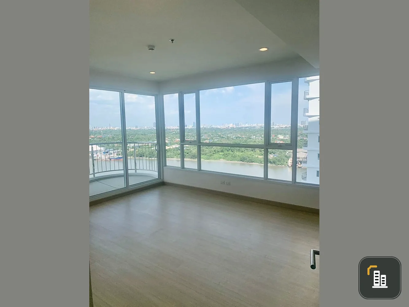 Supalai Riva Grand Rama 3 for sale, high floor, great view of the Chao Phraya River, empty room, renovated, reserve quickly.