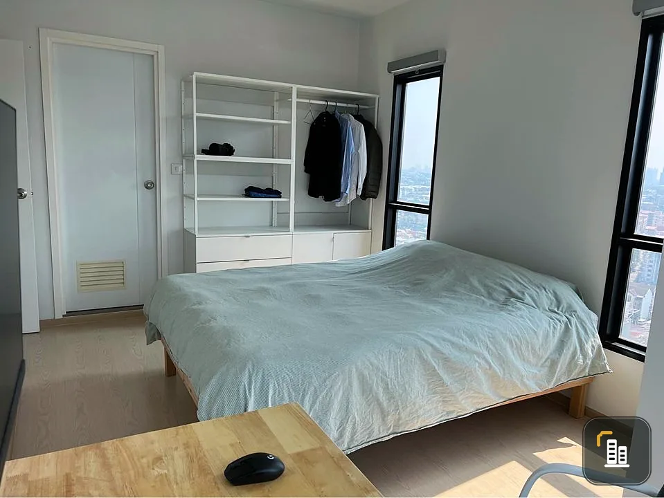 For rent: The Tree Sukhumvit 71-Ekkamai, corner room, windows all around. Beautiful view, no buildings blocking it. Hurry and reserve before the room