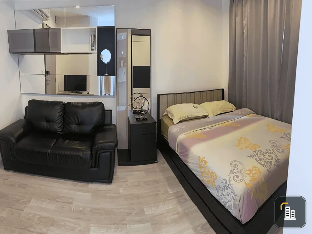 For sale: Ideo Mobi Sukhumvit, STUDIO room, fully furnished. Ready to move in Hurry and move.