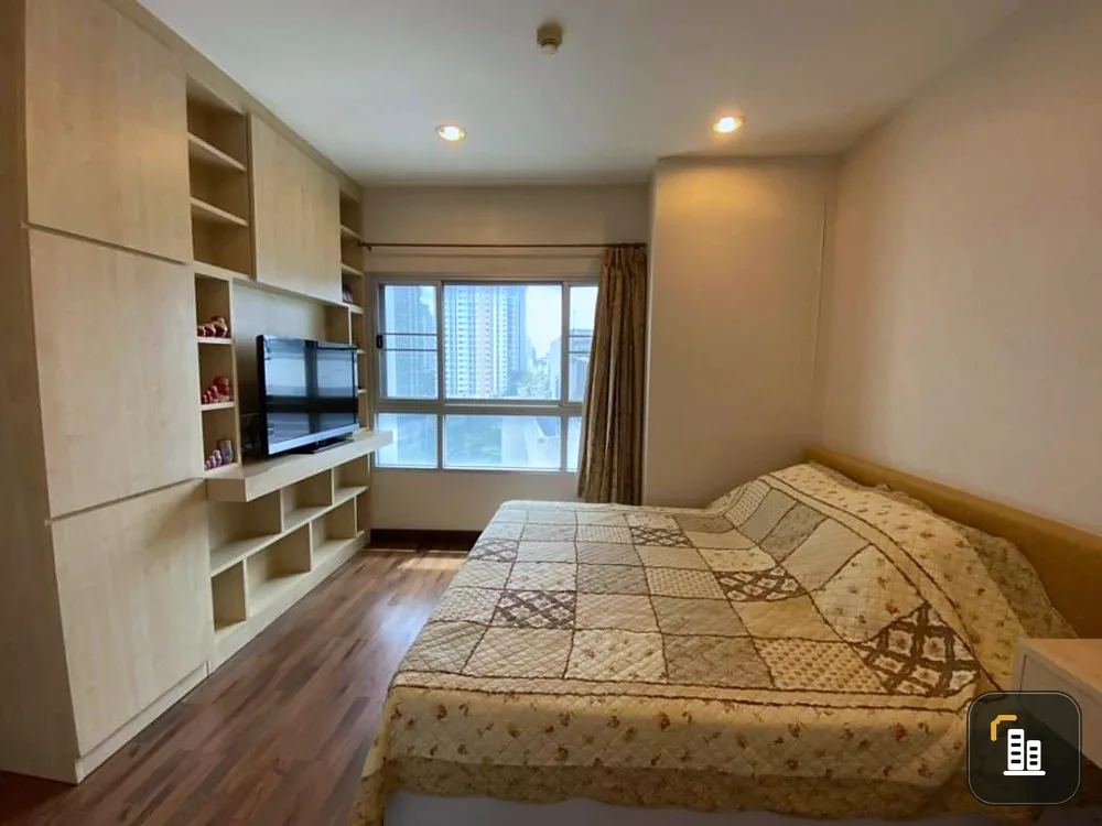For sale Q House Sathorn, 10th floor, spacious room, 2 bedrooms, fully furnished, ready to move in. Book now, don't wait.