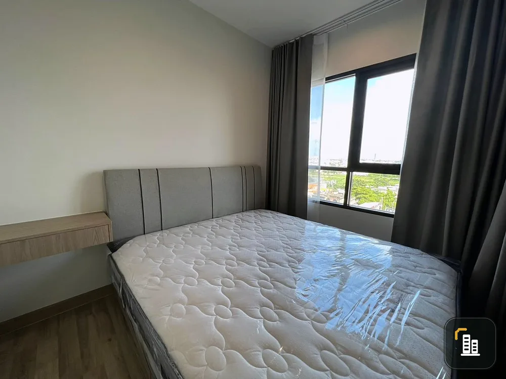 Condo for sale, Niche Mono Sukhumvit-Bearing, east side, fully furnished. Looking from the balcony to BTS Bearing station.