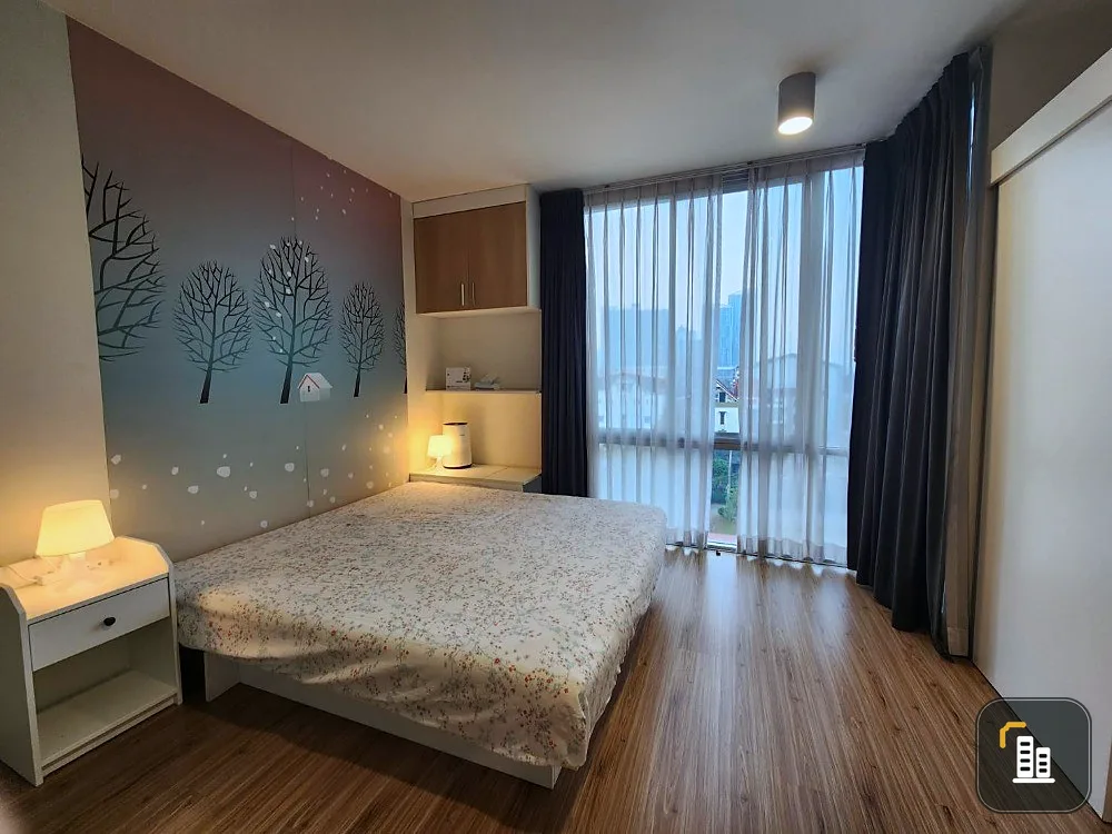 For sale, for rent, The Iris Rama 9-Srinakarin, 6th floor, garden view, beautifully decorated room, ready to move in. If interested, hurry and reserve