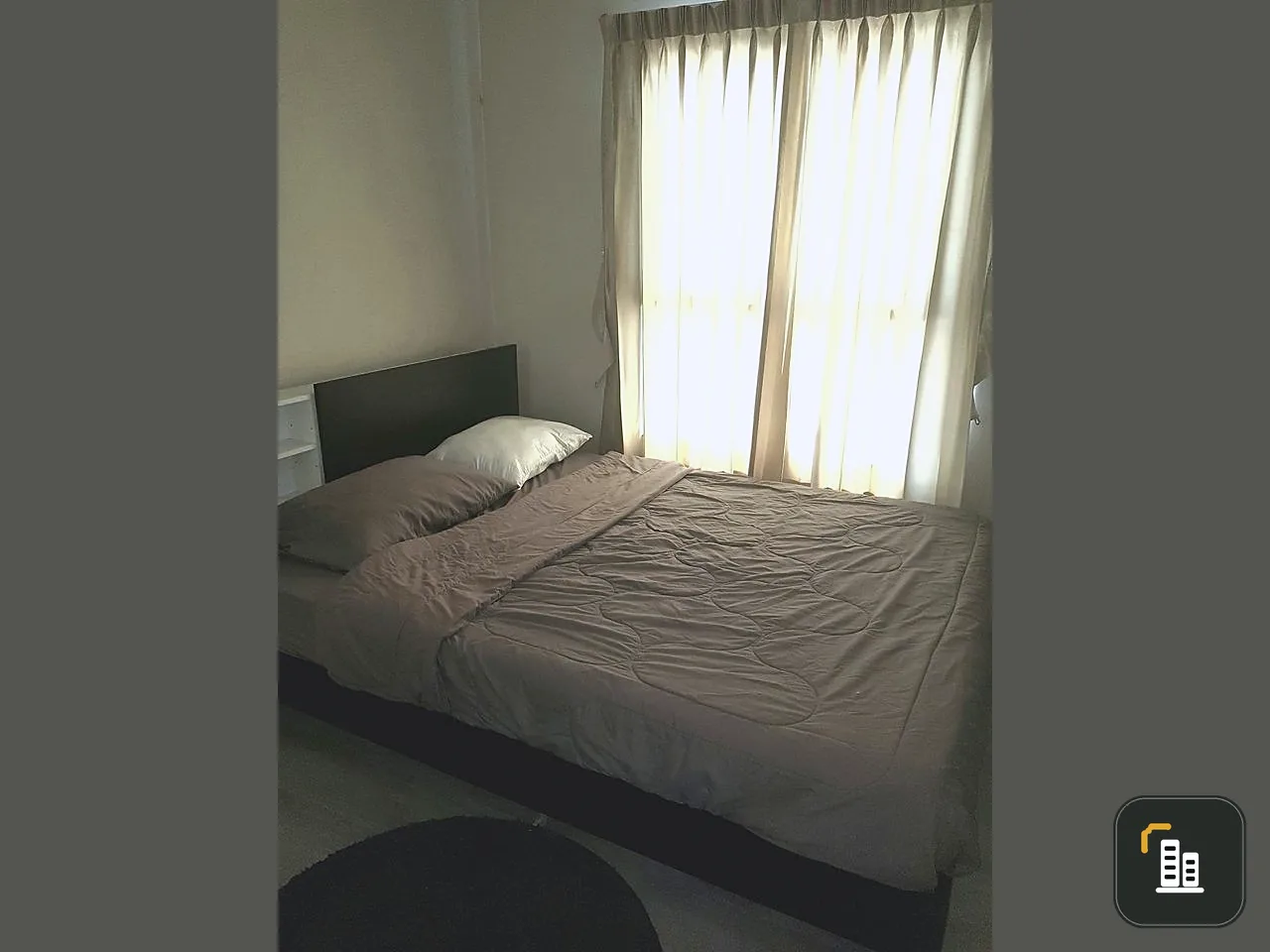 For sale, for rent, Plum Condo Central Station, spacious room, complete with furniture and electrical appliances.